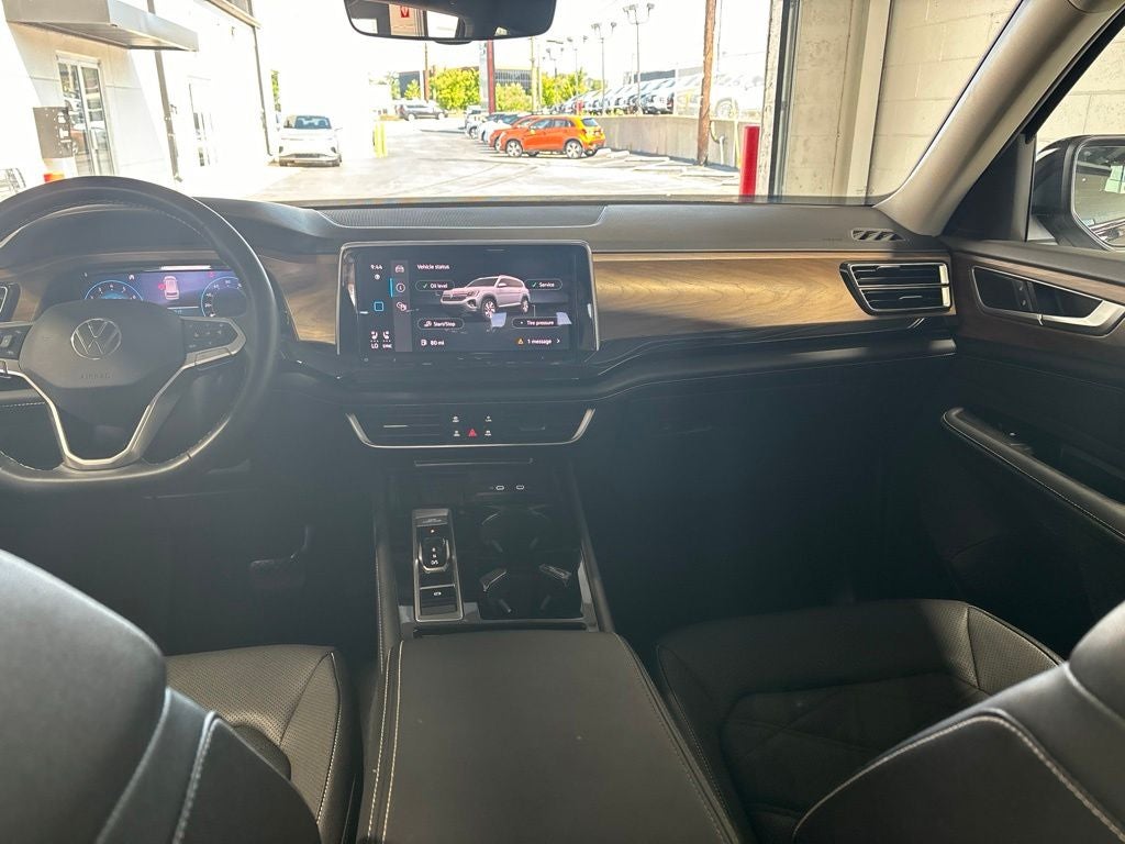 2025 Volkswagen Atlas 2.0T SE w/Technology