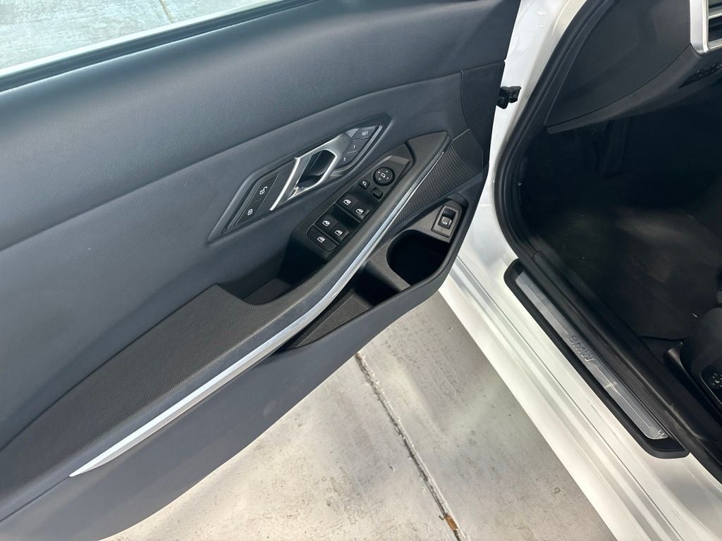2025 BMW 3 Series 330i xDrive