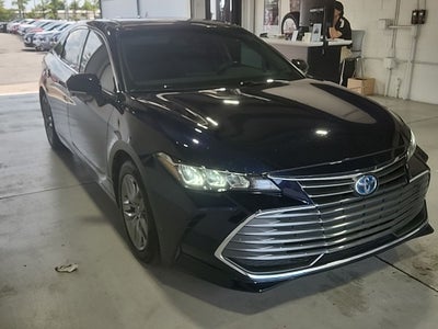 2022 Toyota Avalon Hybrid XLE Plus