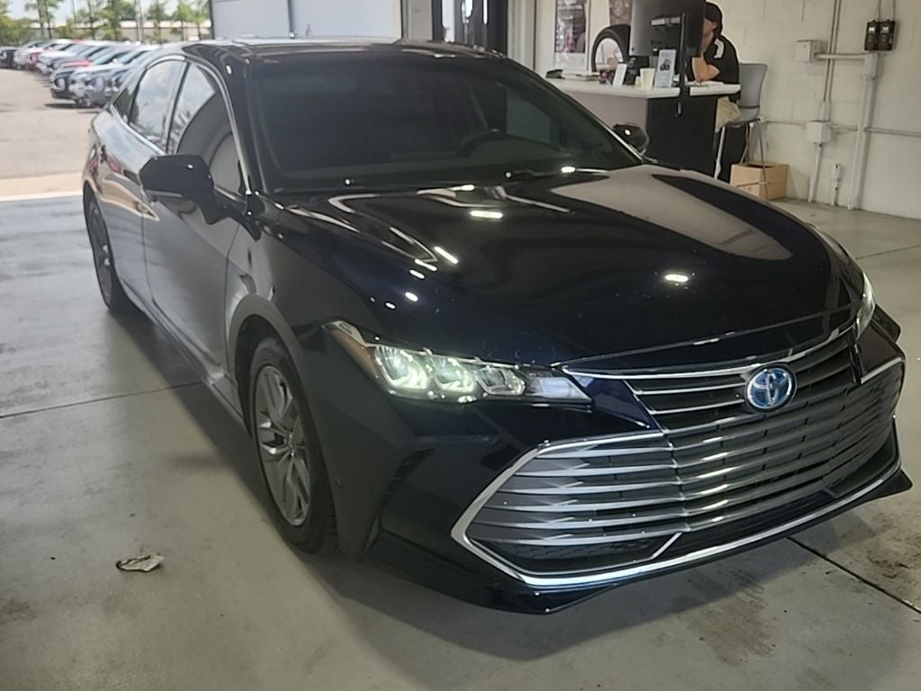 2022 Toyota Avalon Hybrid XLE Plus