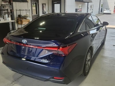 2022 Toyota Avalon Hybrid XLE Plus