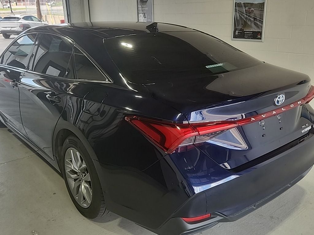 2022 Toyota Avalon Hybrid XLE Plus