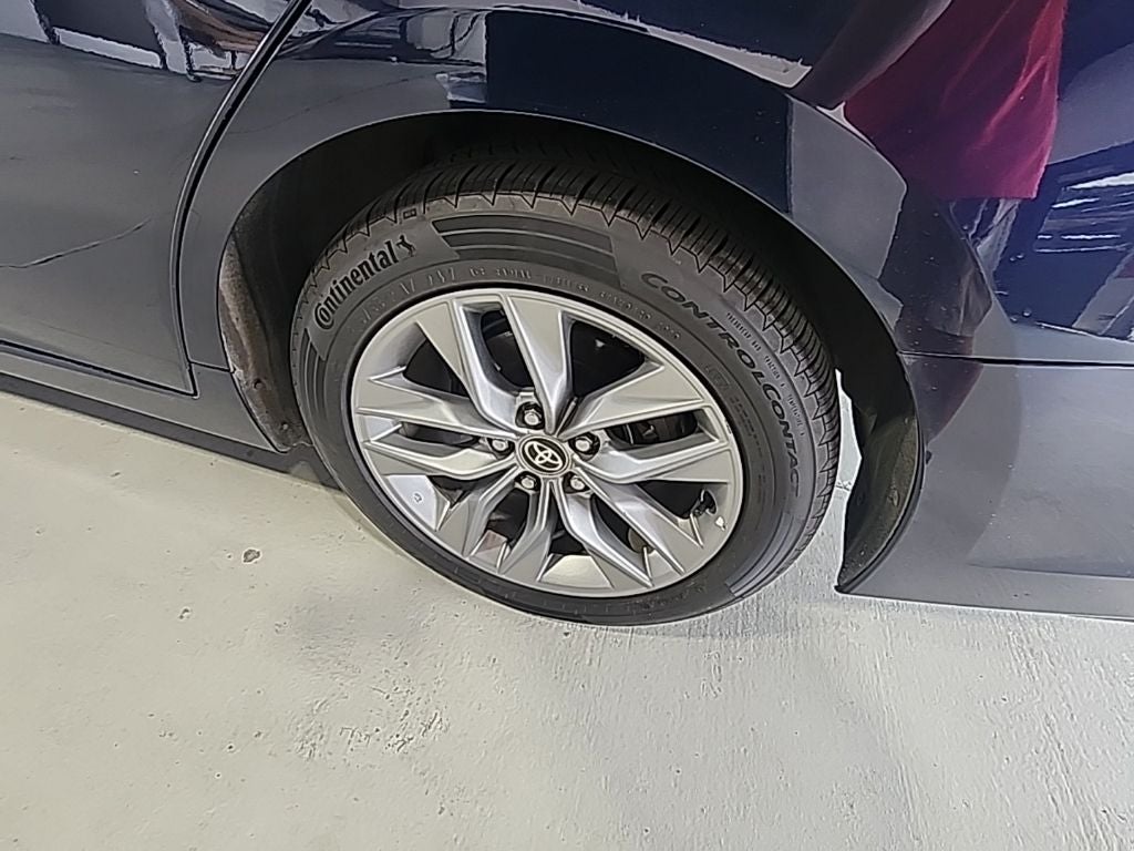 2022 Toyota Avalon Hybrid XLE Plus