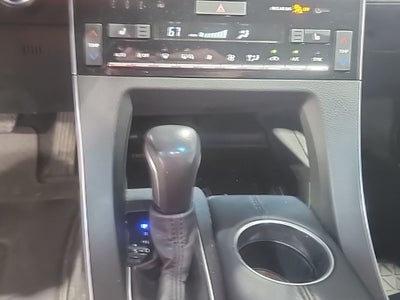 2022 Toyota Avalon Hybrid XLE Plus