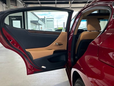 2022 Lexus ES 350