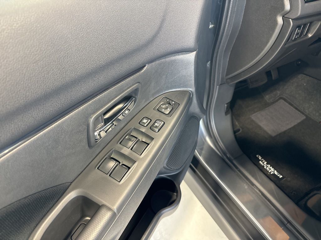 2026 Mitsubishi Outlander Sport 2.0 LE