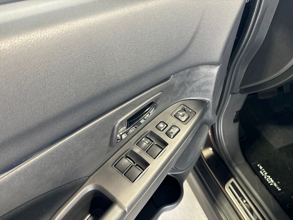 2026 Mitsubishi Outlander Sport 2.0 LE