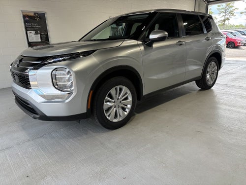 2026 Mitsubishi Outlander ES