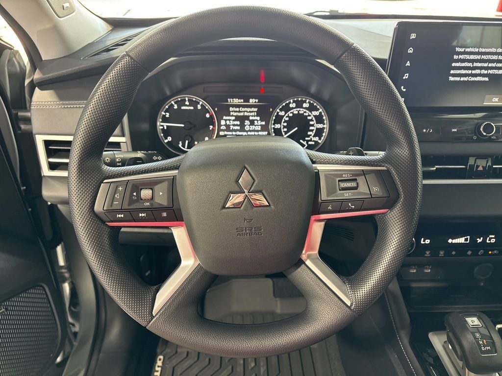 2026 Mitsubishi Outlander ES