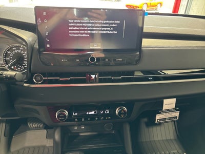 2026 Mitsubishi Outlander ES
