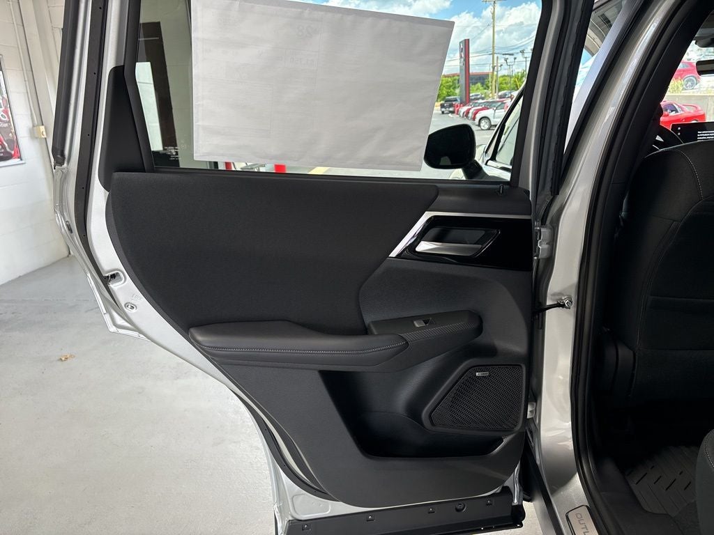 2026 Mitsubishi Outlander ES