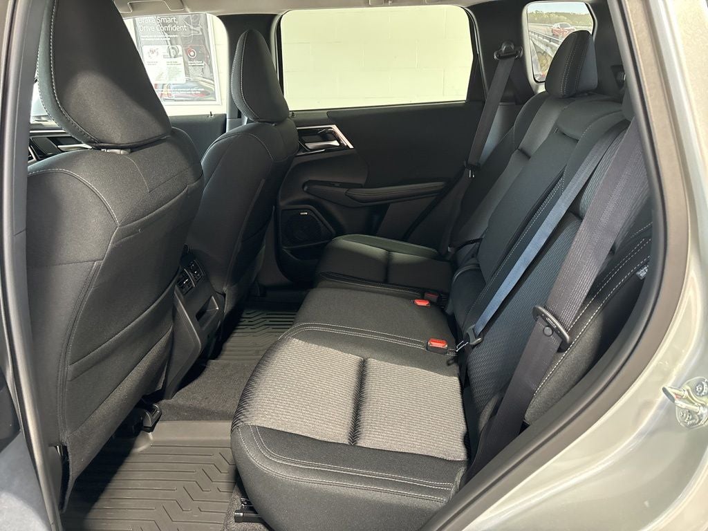 2026 Mitsubishi Outlander ES