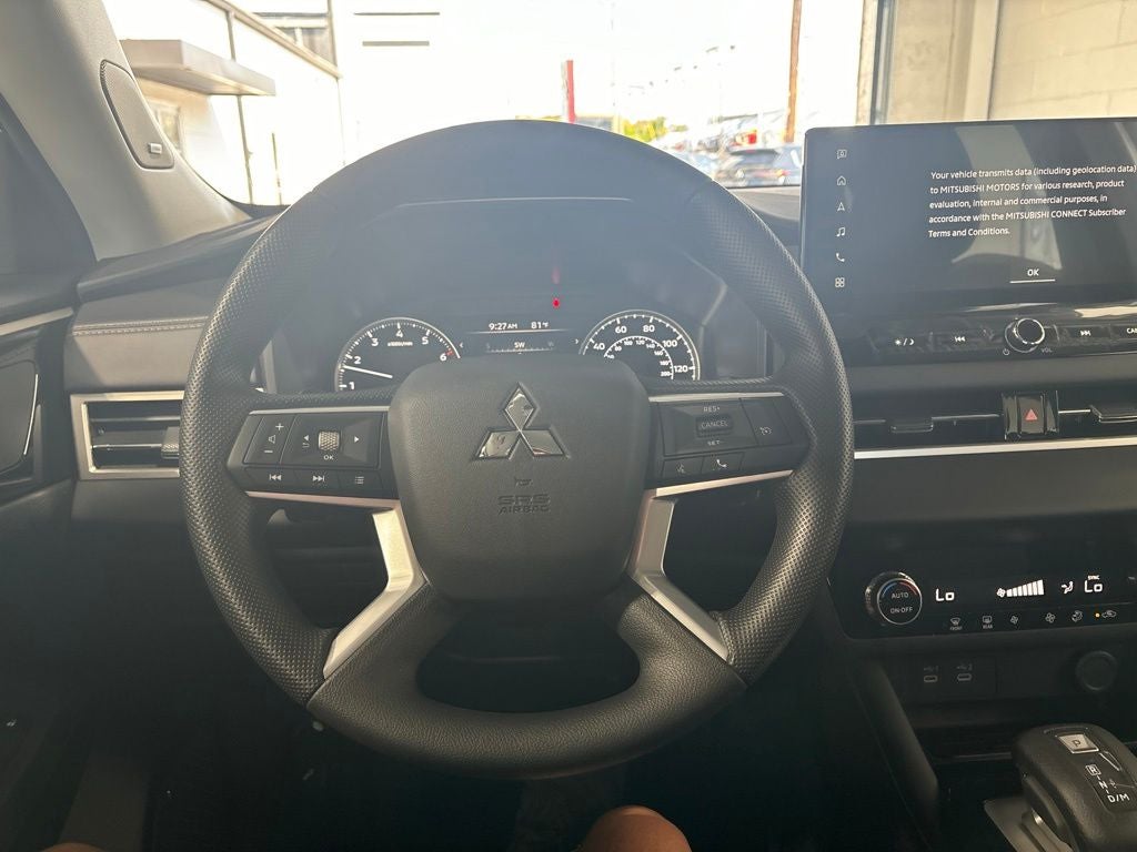 2026 Mitsubishi Outlander ES