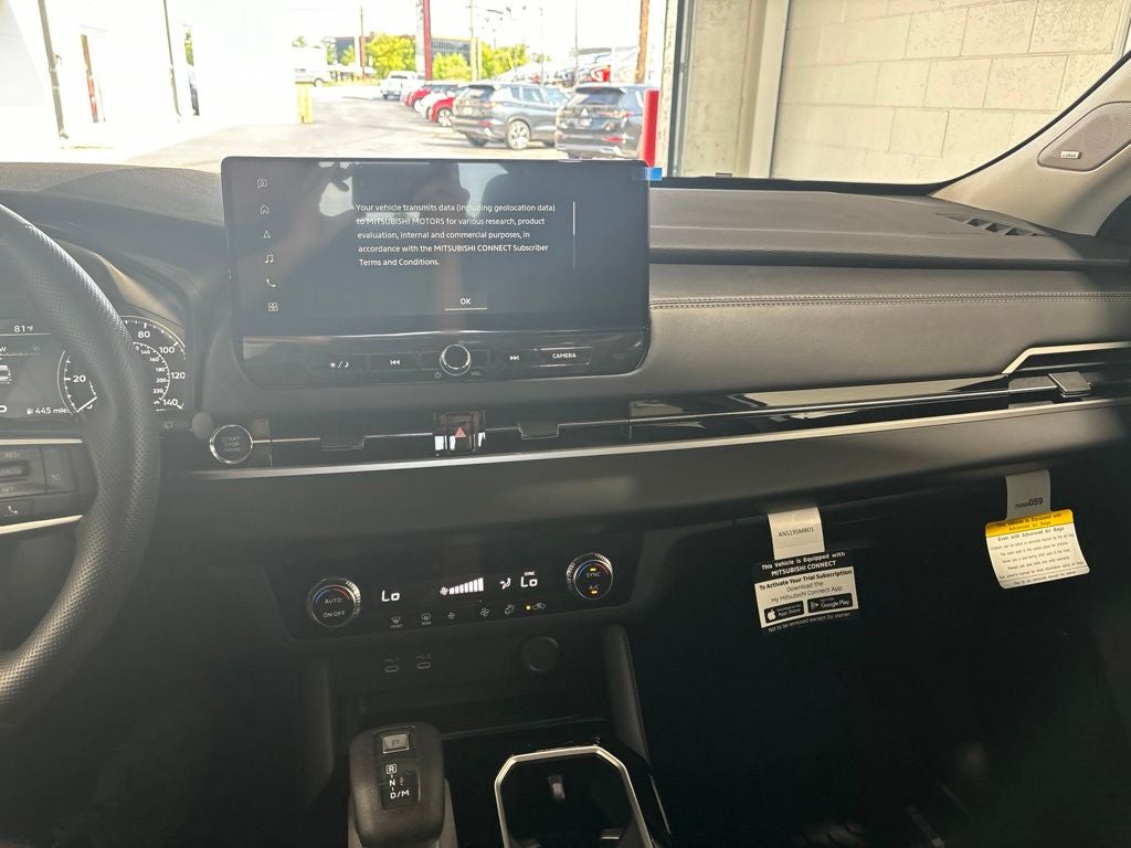 2026 Mitsubishi Outlander ES
