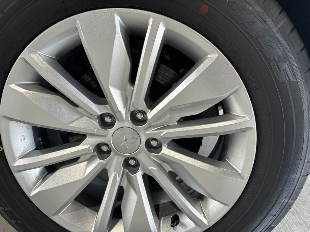 2026 Mitsubishi Outlander ES