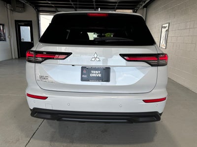 2026 Mitsubishi Outlander ES