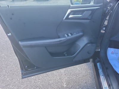 2026 Mitsubishi Outlander ES
