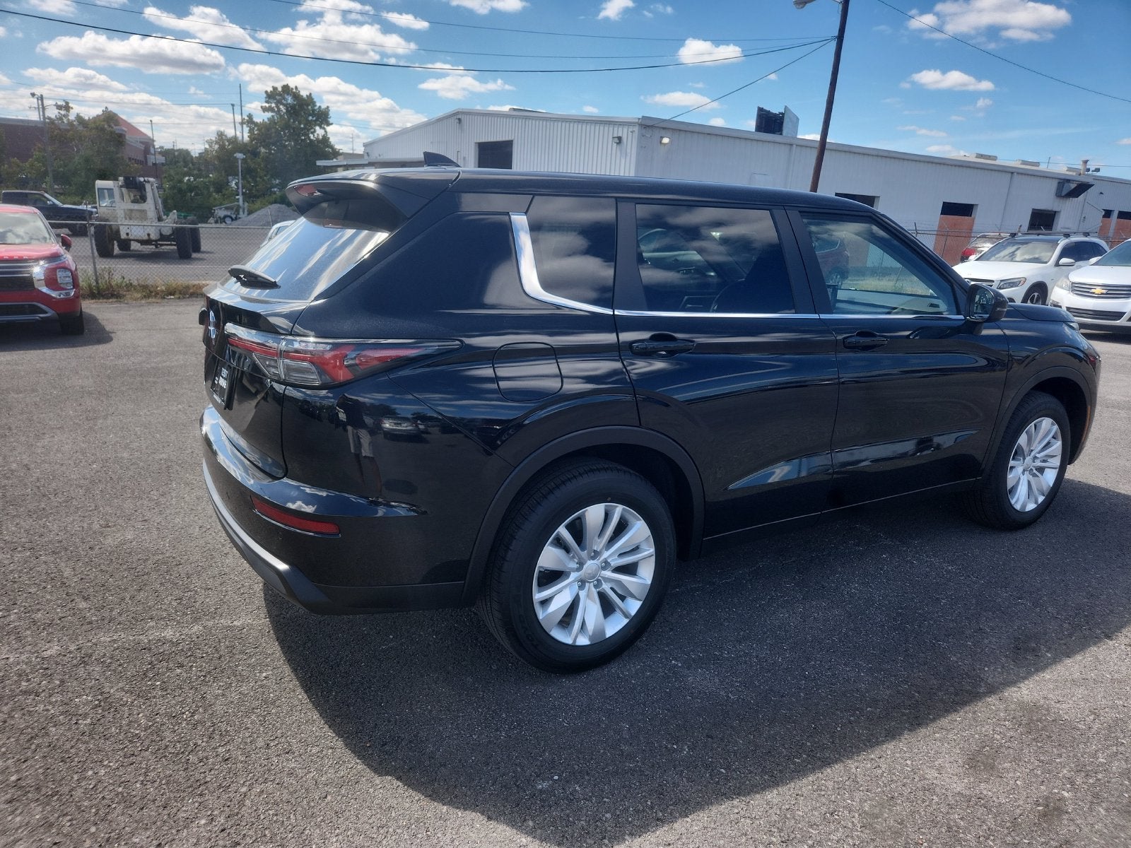 2026 Mitsubishi Outlander ES