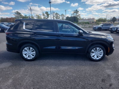 2026 Mitsubishi Outlander ES