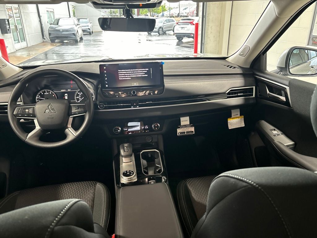 2026 Mitsubishi Outlander ES