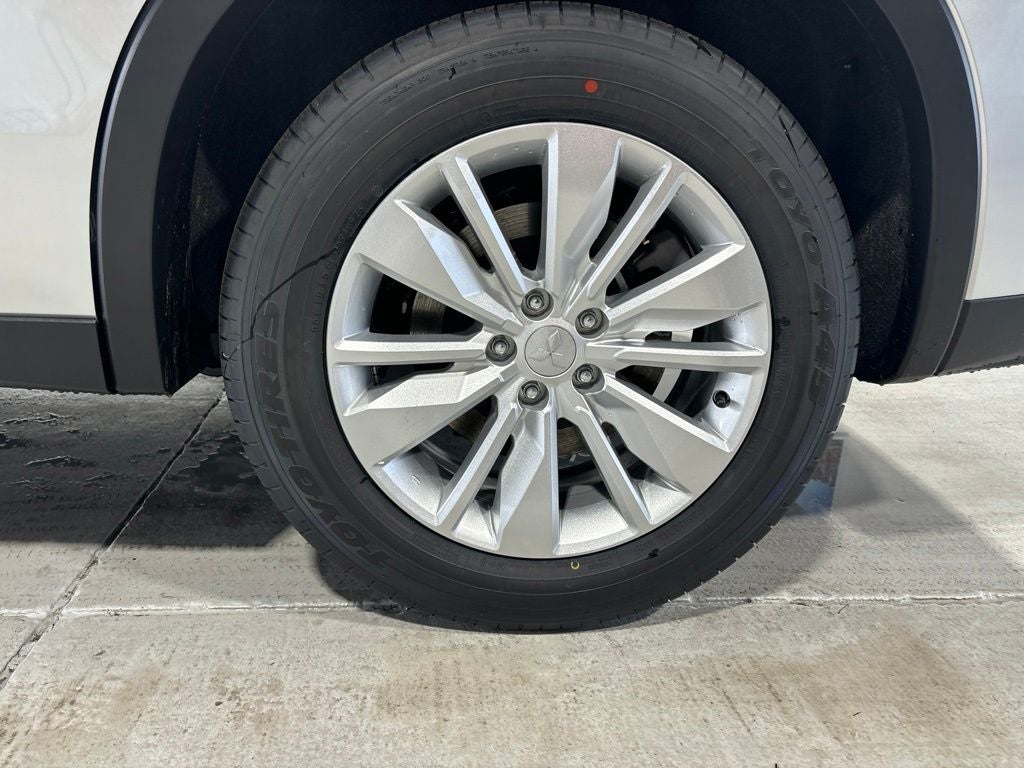 2026 Mitsubishi Outlander ES