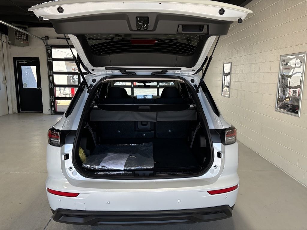 2026 Mitsubishi Outlander ES