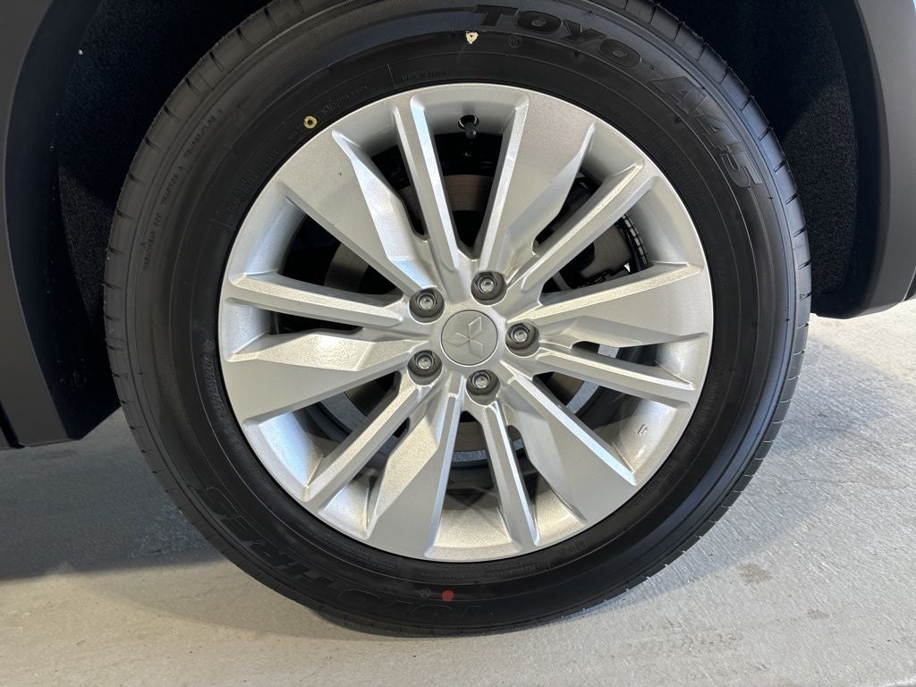 2026 Mitsubishi Outlander ES