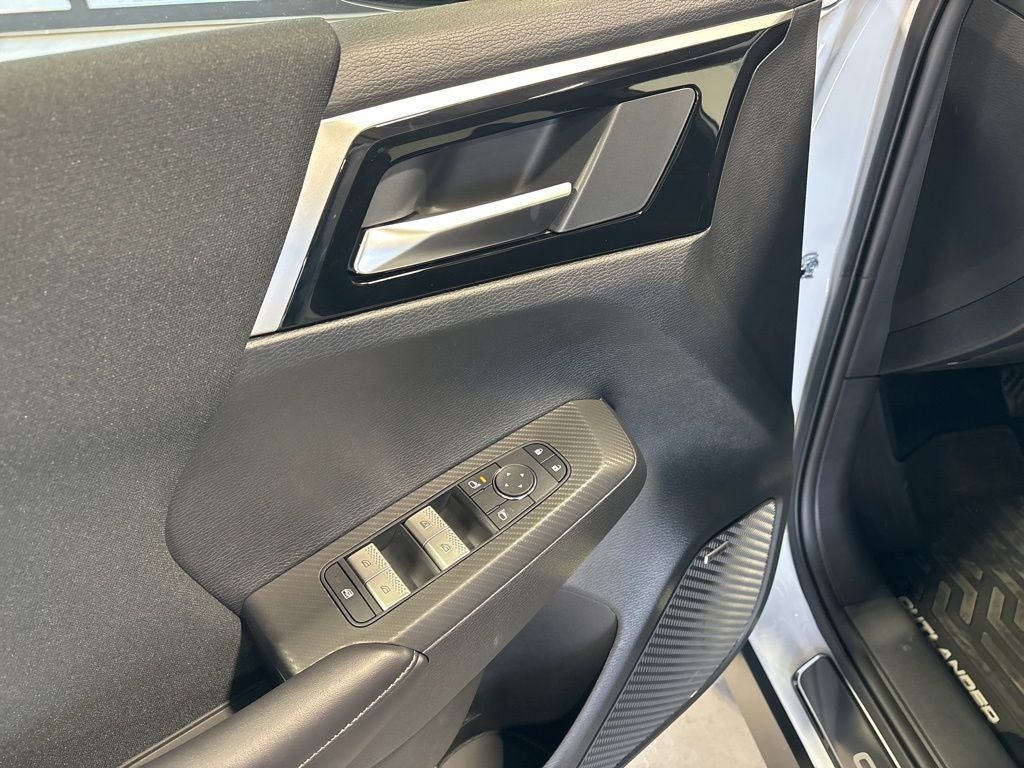 2026 Mitsubishi Outlander ES
