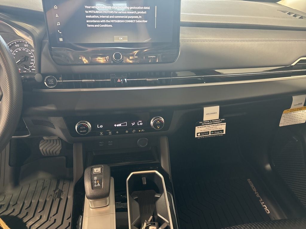 2026 Mitsubishi Outlander ES