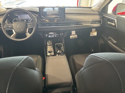 2026 Mitsubishi Outlander ES