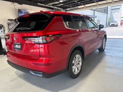 2026 Mitsubishi Outlander ES
