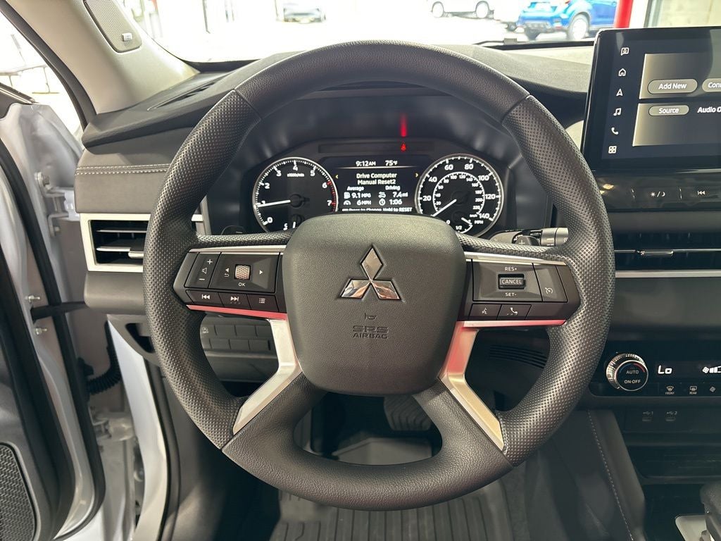 2026 Mitsubishi Outlander ES