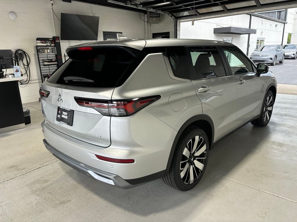 2026 Mitsubishi Outlander SE