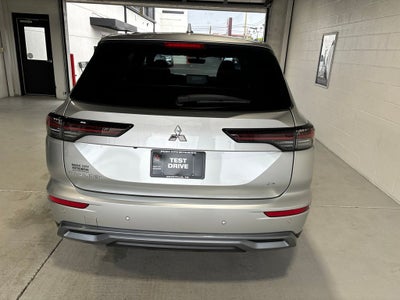 2026 Mitsubishi Outlander SE