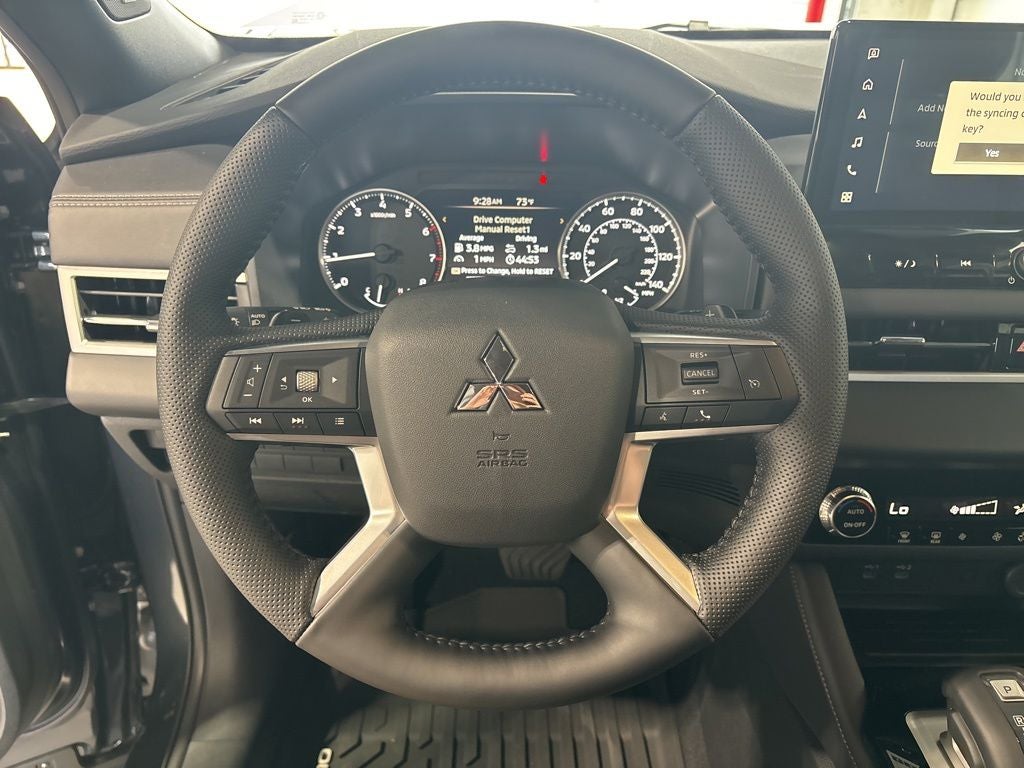 2026 Mitsubishi Outlander LE