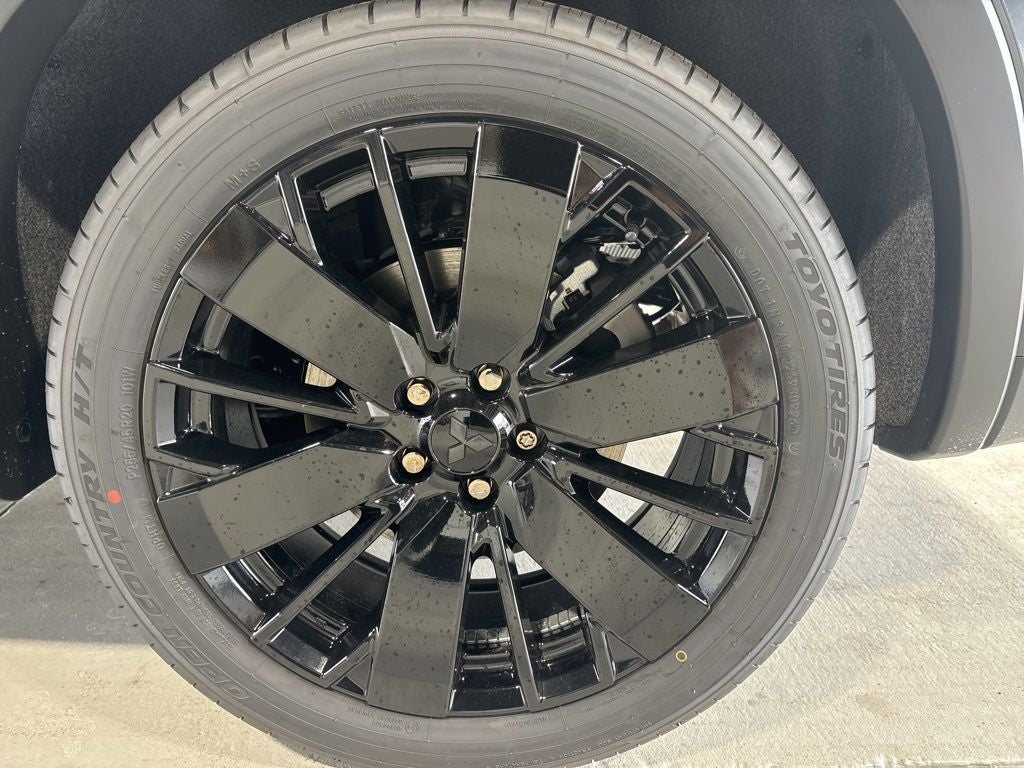 2026 Mitsubishi Outlander LE