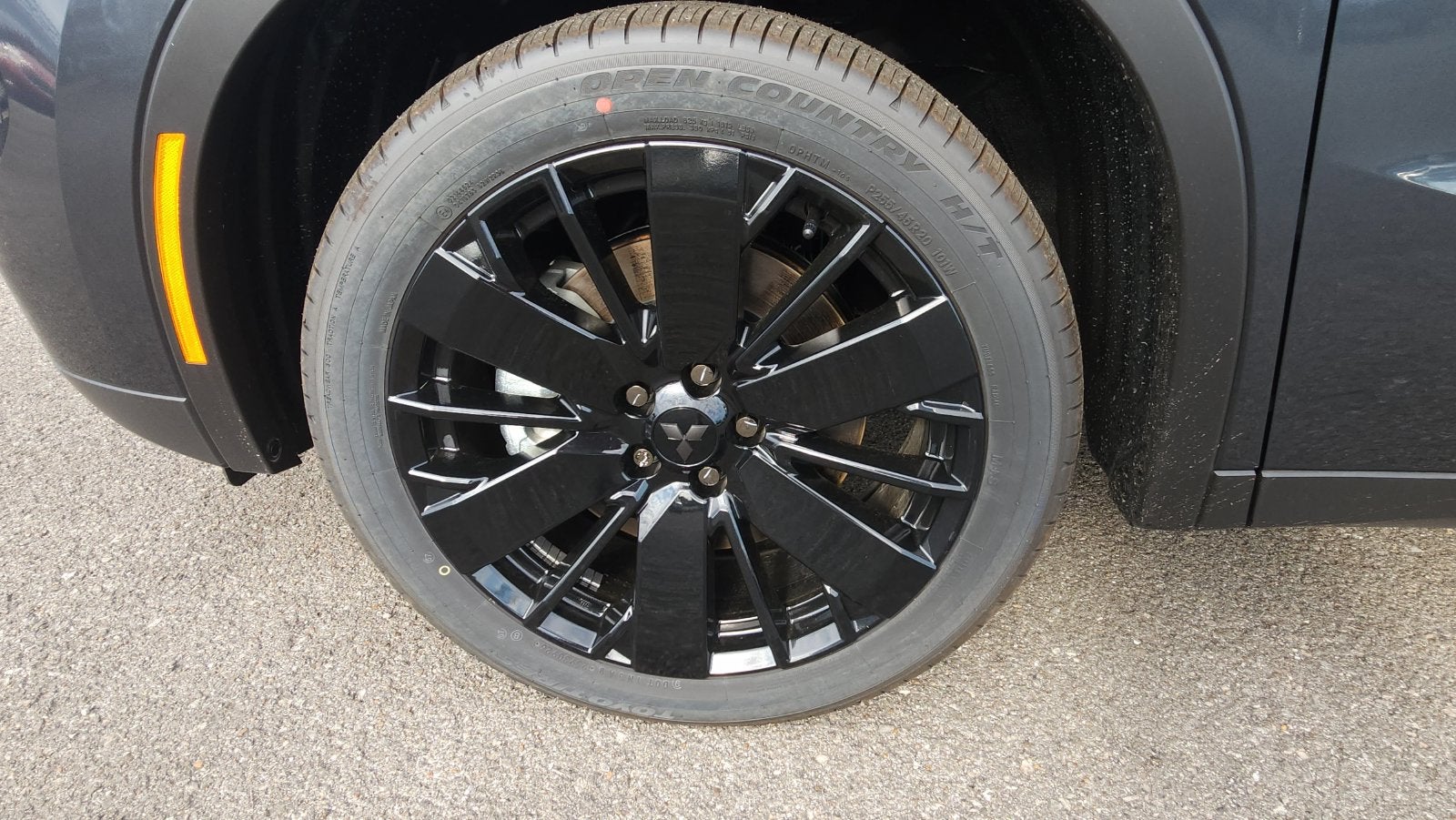 2026 Mitsubishi Outlander LE