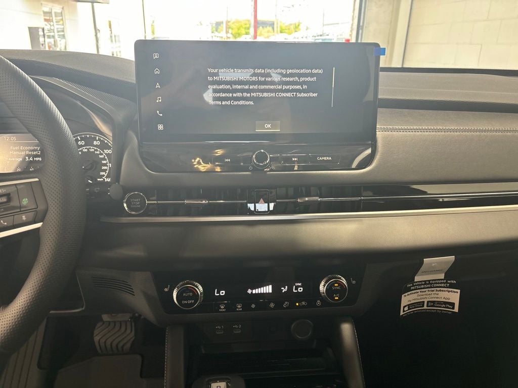 2026 Mitsubishi Outlander SE