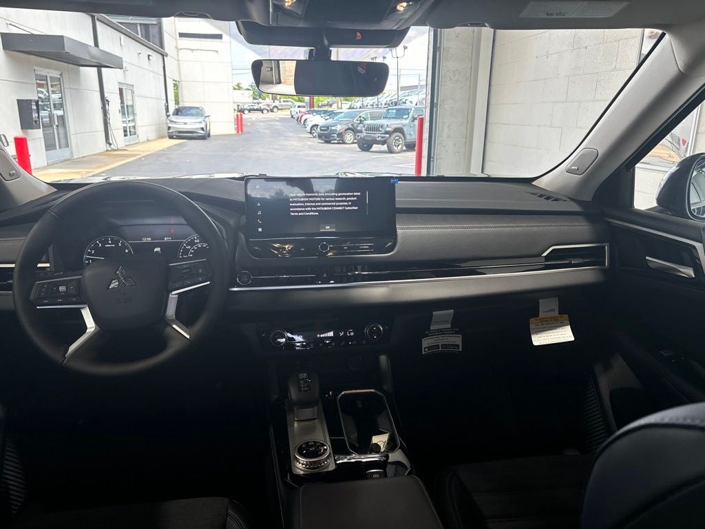 2026 Mitsubishi Outlander SE