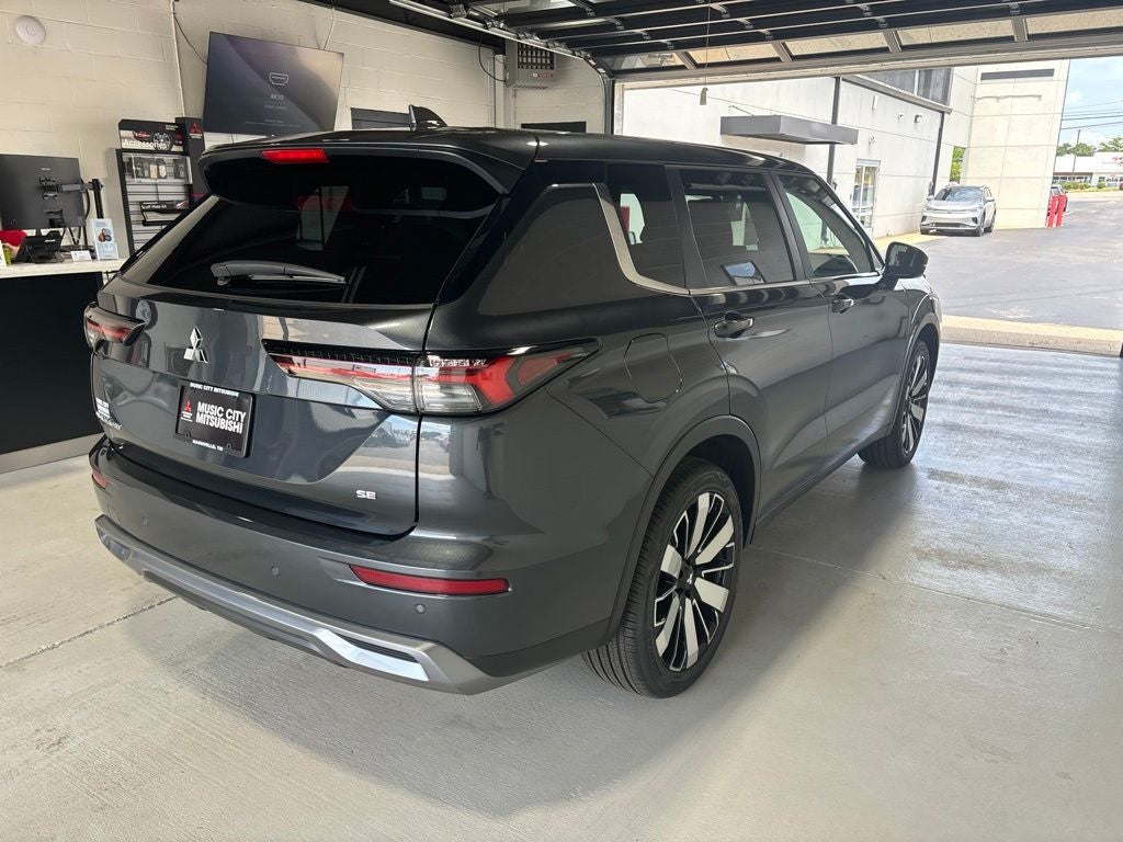 2026 Mitsubishi Outlander SE