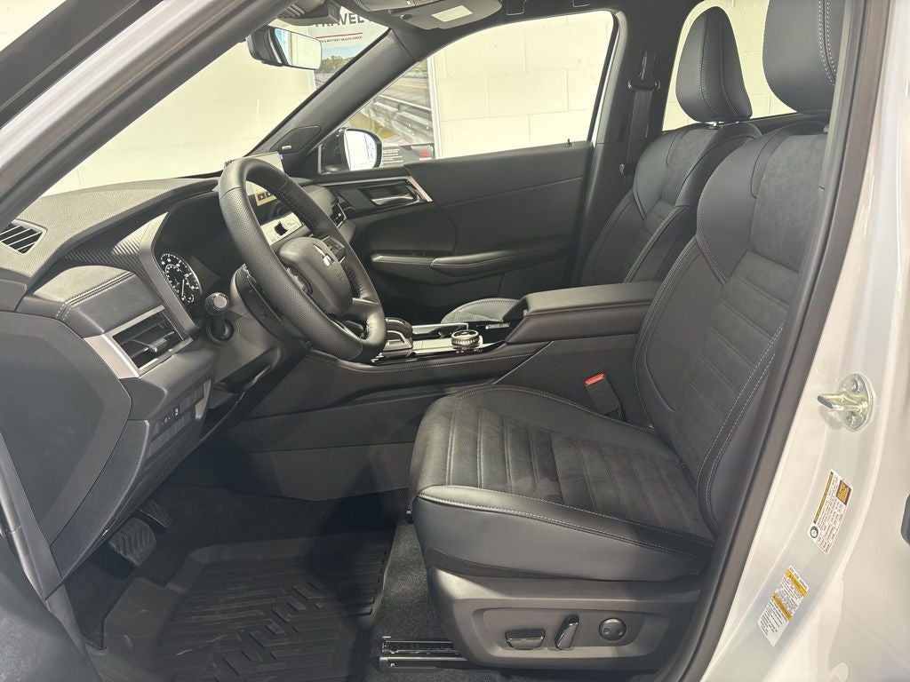 2026 Mitsubishi Outlander LE