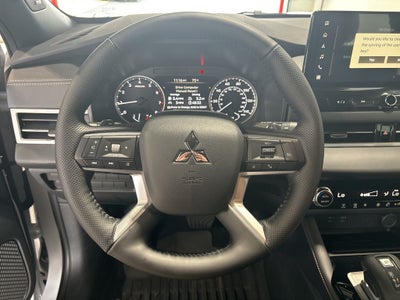 2026 Mitsubishi Outlander LE