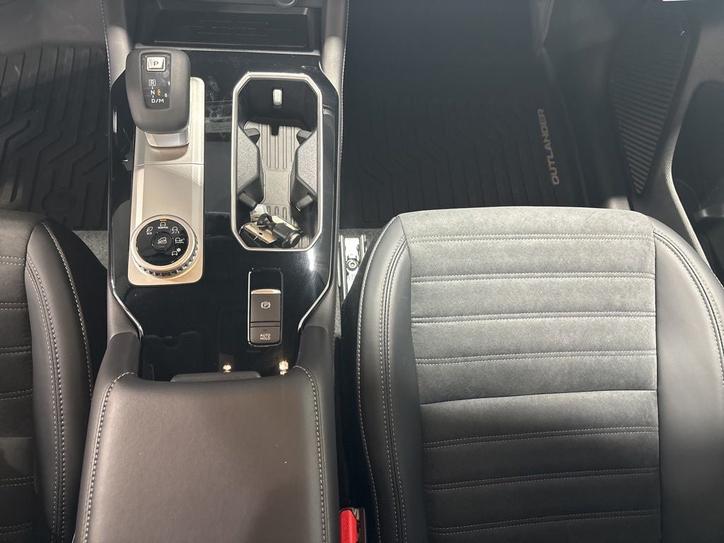 2026 Mitsubishi Outlander LE