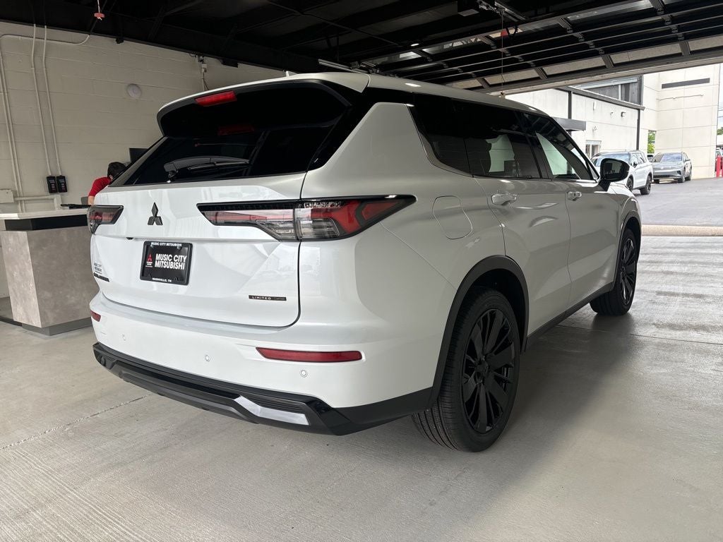 2026 Mitsubishi Outlander LE