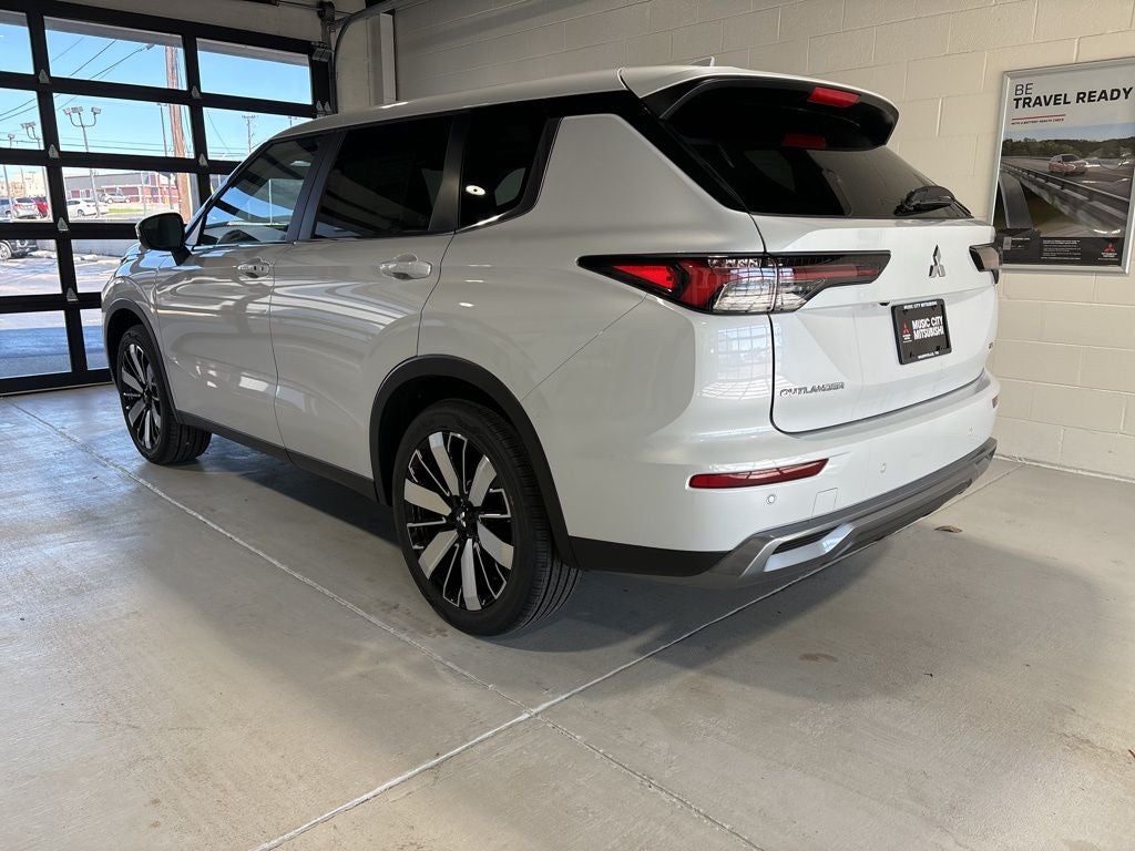 2026 Mitsubishi Outlander SE