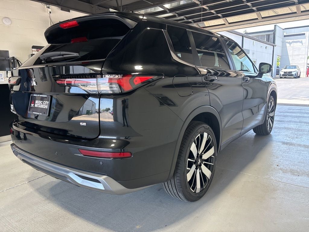 2026 Mitsubishi Outlander SE