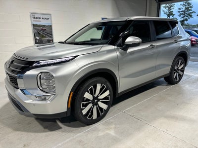2026 Mitsubishi Outlander SE