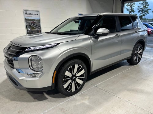 2026 Mitsubishi Outlander SE