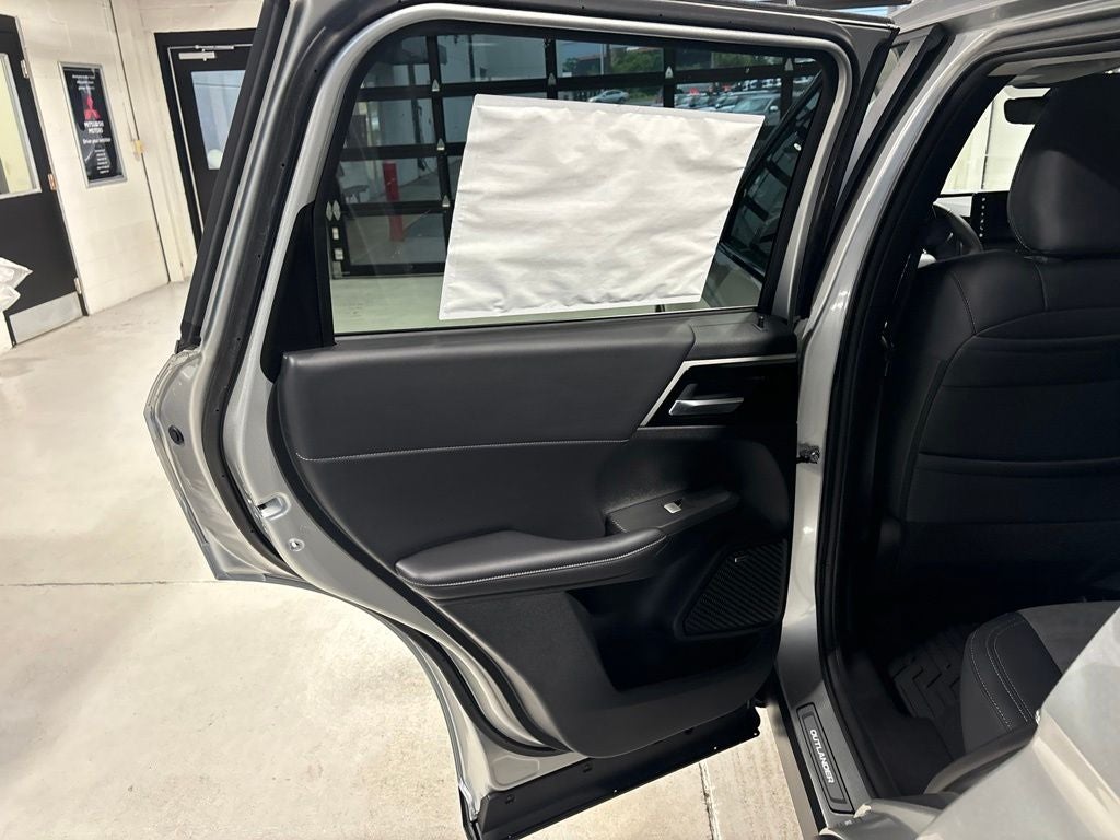 2026 Mitsubishi Outlander SE