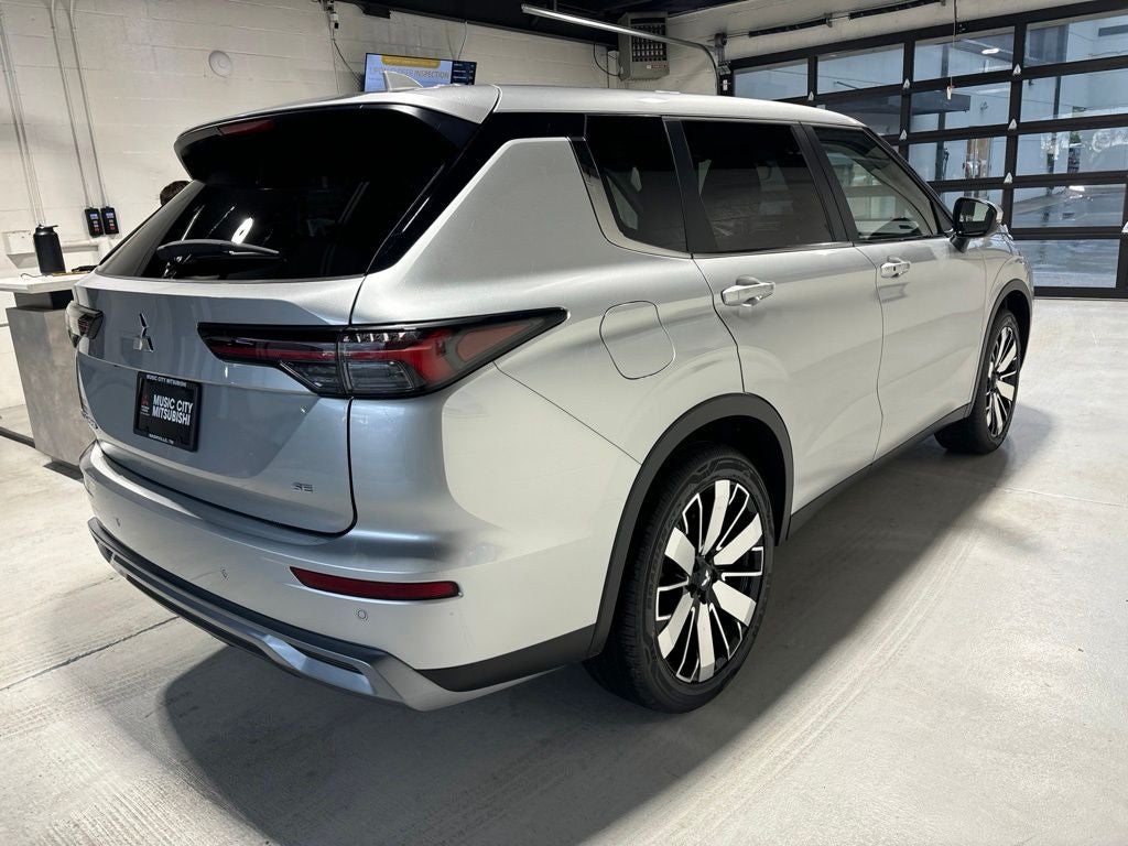 2026 Mitsubishi Outlander SE